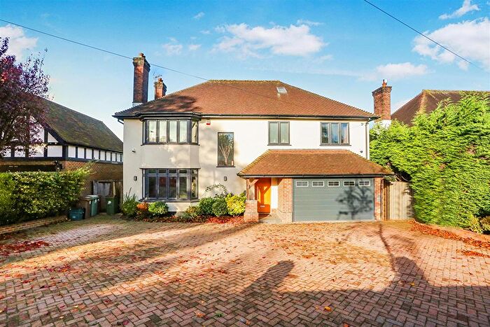 5 Bedroom Detached House For Sale In Shirley Avenue, South Cheam, SM2