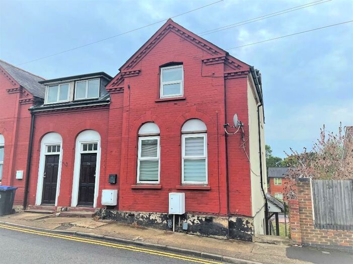 3 Bedroom Semi-Detached House To Rent In Guildford Road, GU16