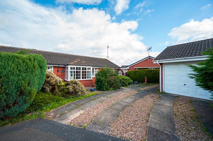 3 Bedroom Bungalow For Sale In Halton Court, Hackenthorpe, Sheffield, S12