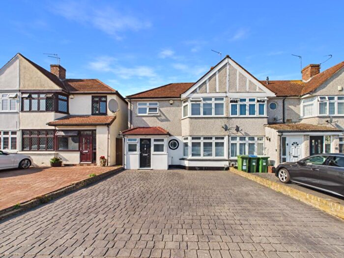 4 Bedroom End Of Terrace House For Sale In Sidcup, Kent, DA15