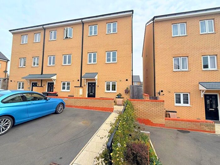 4 Bedroom End Terrace House For Sale In Mitchell Way, Tattenhoe Park, Milton Keynes, MK4