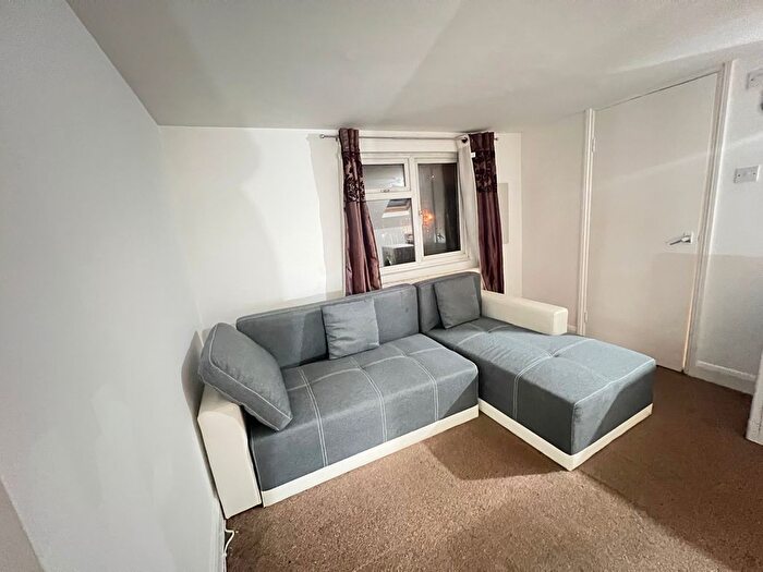 Studio To Rent In Wightman Road, London, N8