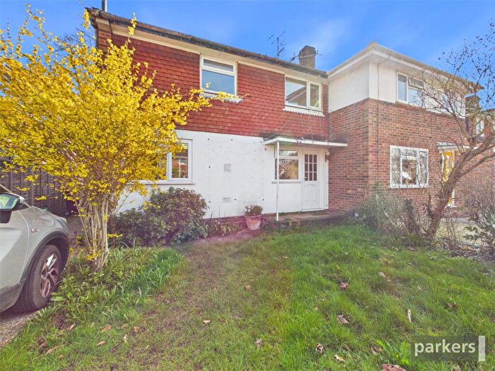 3 Bedroom Semi Detached House For Sale In Nightingale Road, Woodley, Reading, Berkshire, RG5