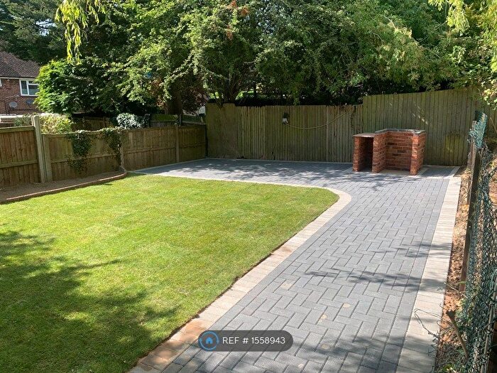 2 Bedroom Maisonette To Rent In Fordham Close, Barnet, EN4