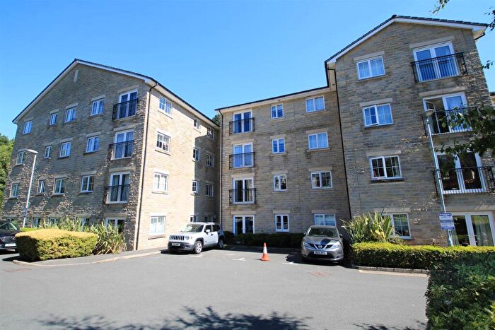2 Bedroom Flat For Sale In Bramble Court, Millbrook, Stalybridge, SK15