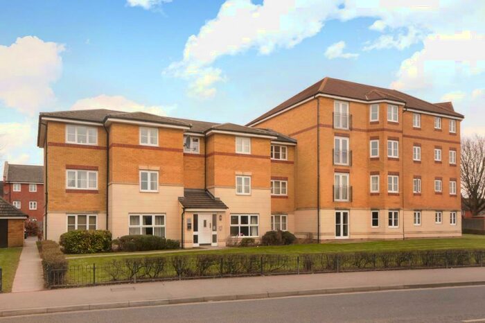 2 Bedroom Apartment To Rent In Newbury, Berkshire, RG14