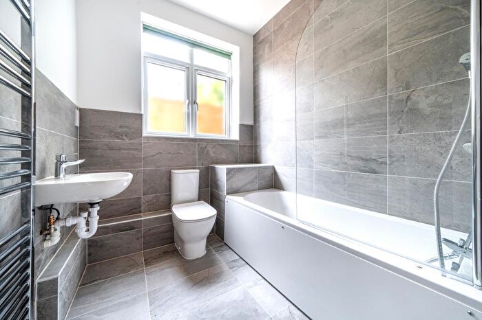1 Bedroom Flat To Rent In Woodstock, Oxfordshire, OX20