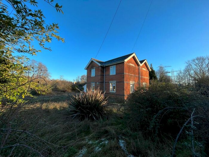 4 Bedroom Detached House For Sale In Station Road, Nursling, Southampton, SO16