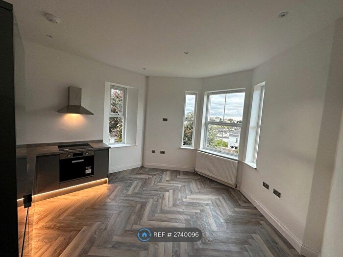2 Bedroom Flat To Rent In Ashton Lea, Torquay, TQ1