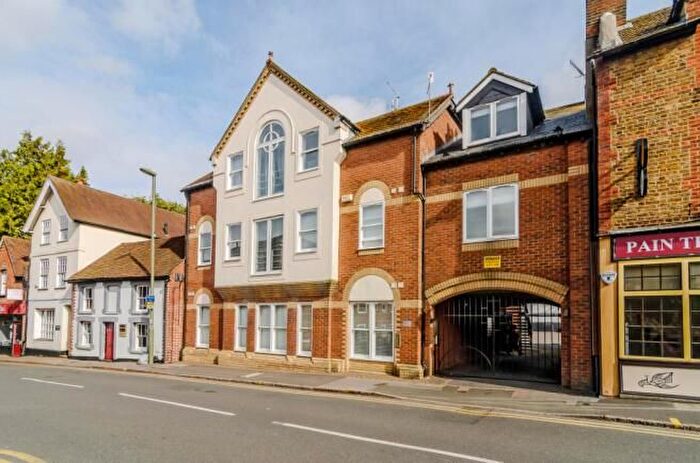 1 Bedroom Flat To Rent In Chertsey Street, Guildford, GU1