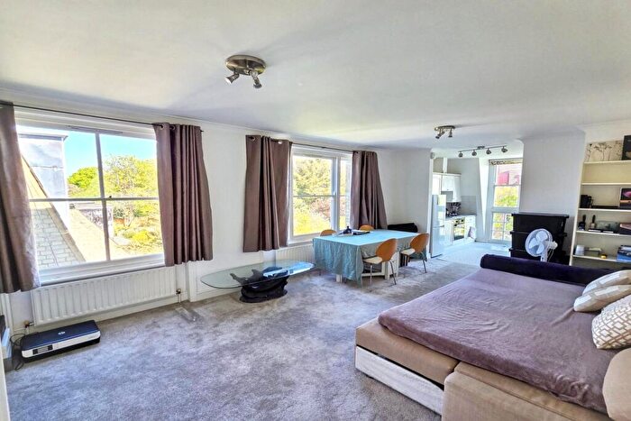 1 Bedroom Apartment To Rent In Exeter Road, Kilburn, London, NW2