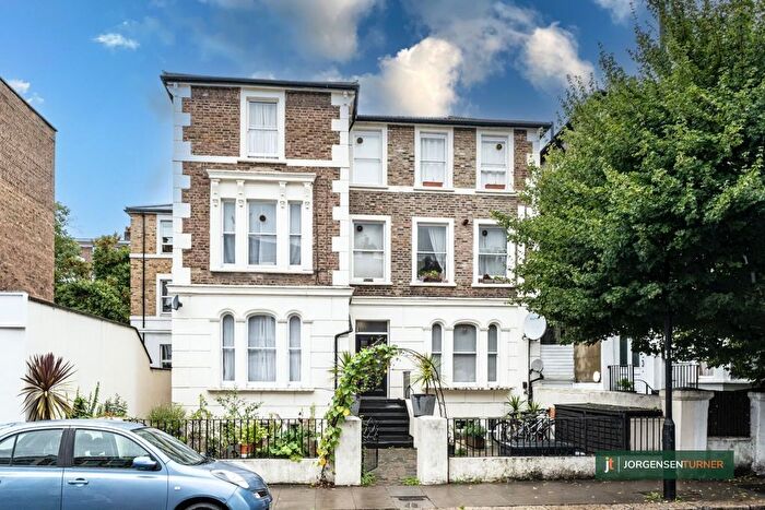 1 Bedroom Flat For Sale In Coningham Road, Shepherds Bush, London, W12