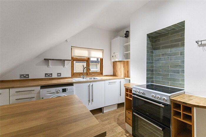 1 Bedroom Flat To Rent In Effingham Road, Long Ditton, Surbiton, Surrey, KT6