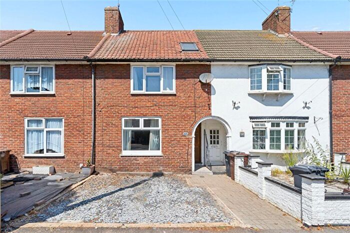3 Bedroom Terraced House For Sale In Walnut Tree Road, Dagenham, RM8