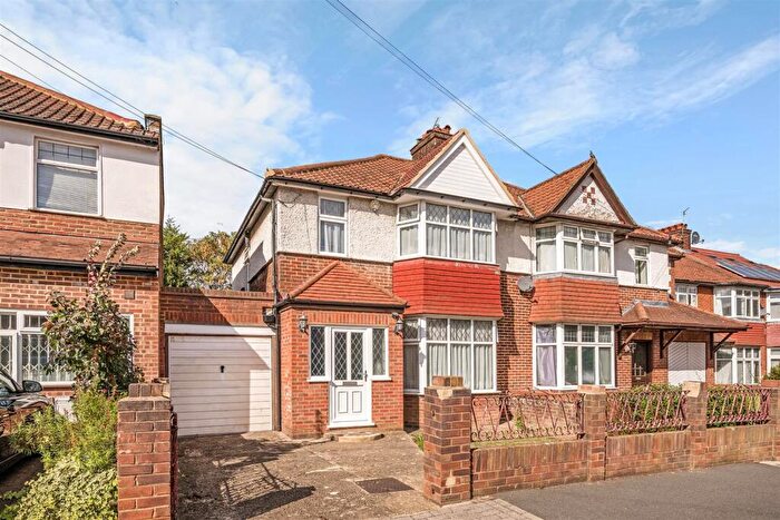 3 Bedroom House To Rent In Cotswold Gardens, London, NW2