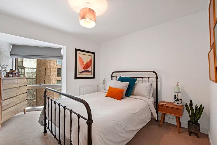 2 Bedroom Flat To Rent In Chichester Lodge, Peartree Way, Greenwich, London, SE10