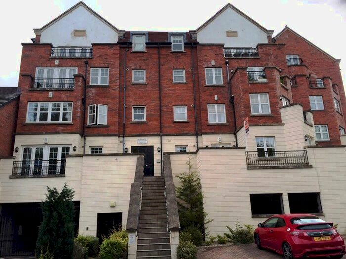 2 Bedroom Flat To Rent In Wellington Square, Belfast, BT7
