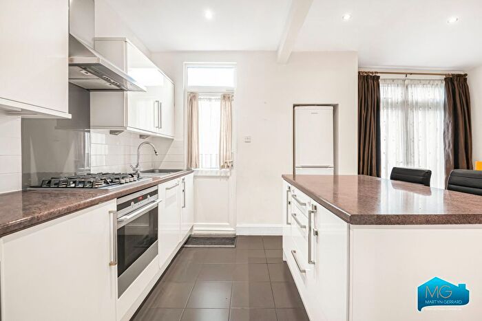 3 Bedroom End Of Terrace House To Rent In Bounds Green Road, Bounds Green, London, N22