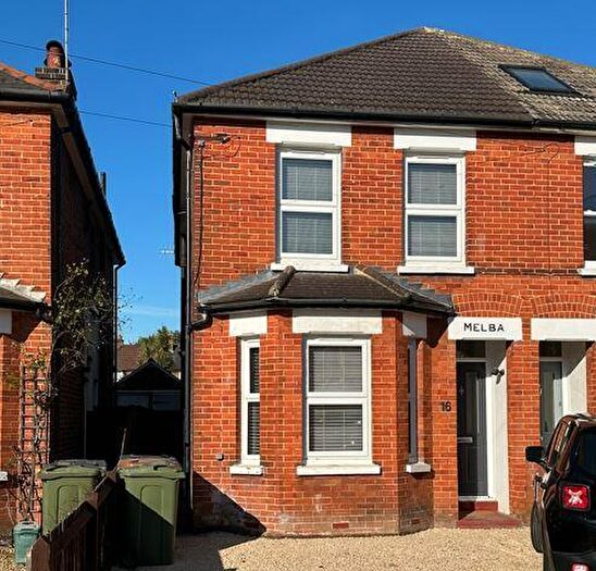 3 Bedroom Terraced House To Rent In Caxton Gardens, Guildford, GU2
