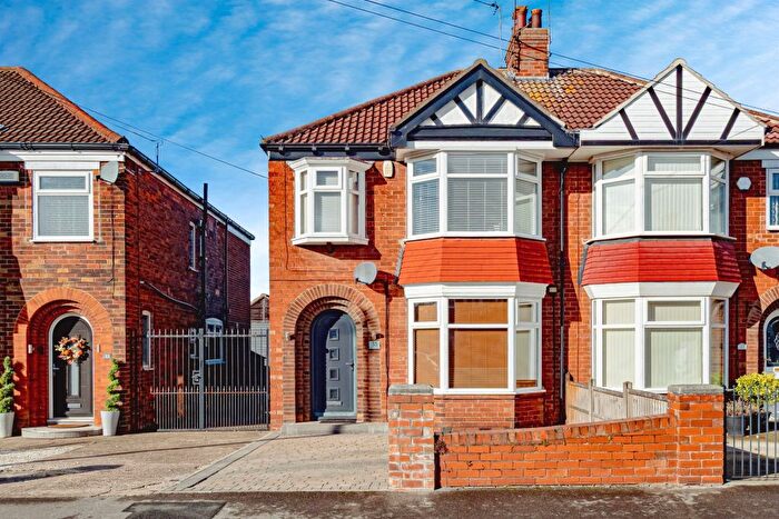 3 Bedroom Semi Detached House For Sale In Birklands Drive, Hull, HU8