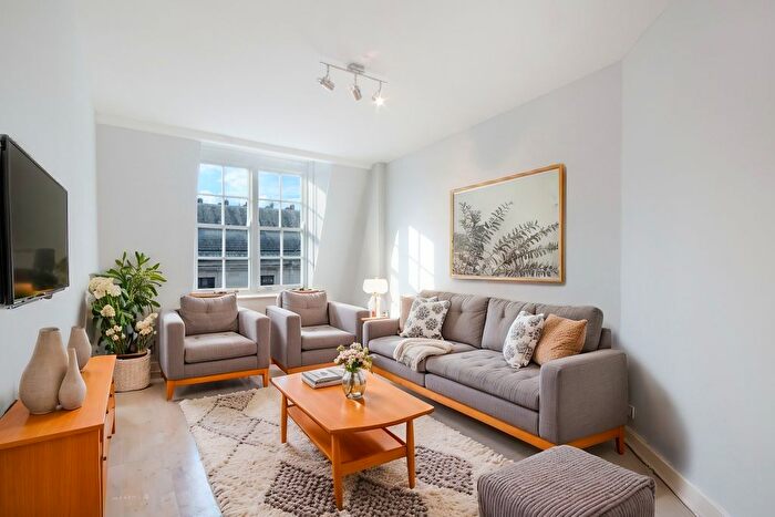 1 Bedroom Flat To Rent In Queen Alexandra Mansions, Bidborough Street, London, Greater London, WC1H