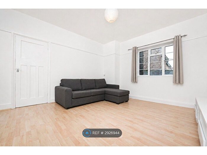 1 Bedroom Flat To Rent In Dover Court, London, SE10