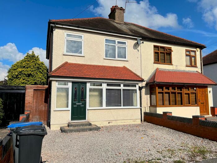 4 Bedroom Semi-Detached House To Rent In Ashton Road, Enfield, EN3