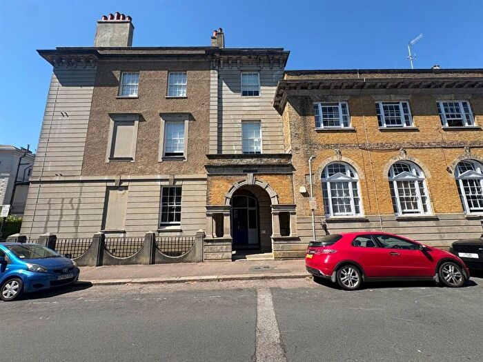 4 Bedroom Flat For Sale In & Store) Windlesham Road, Brighton, BN1