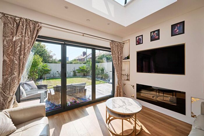 3 Bedroom Town House For Sale In Alexandra Mews, Chester, CH4