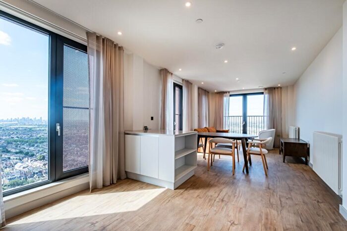 2 Bedroom Apartment To Rent In The Eades, Selborne Road London, E17