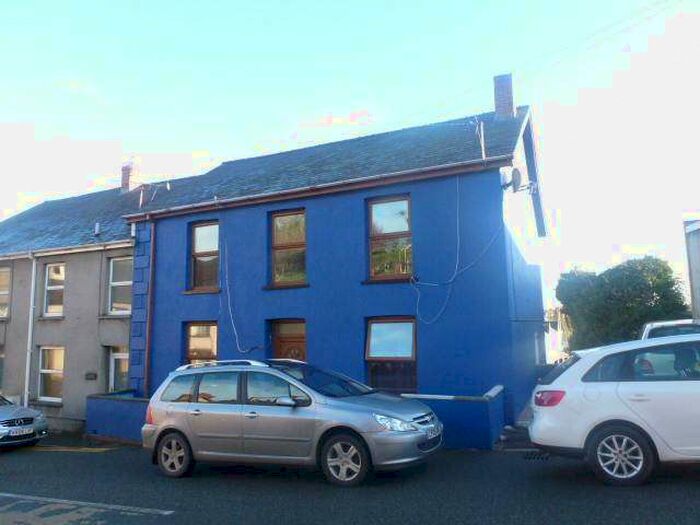 2 Bedroom Flat To Rent In High Street, St Clears, Carmarthenshire, SA33