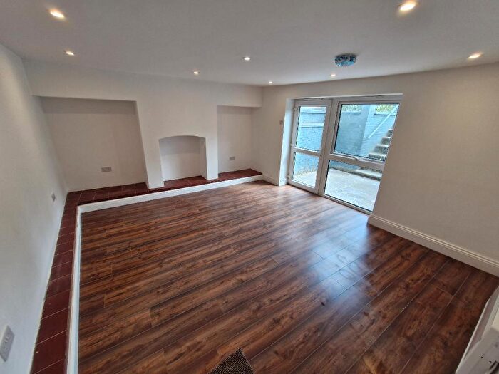 2 Bedroom Flat To Rent In Rushton Road, Desborough, Kettering, Northants, NN14