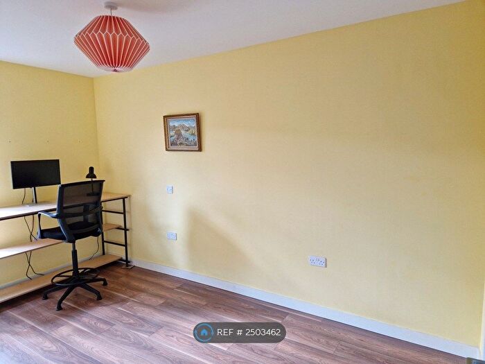 2 Bedroom Flat To Rent In Chandler Crescent, Edinburgh, EH6
