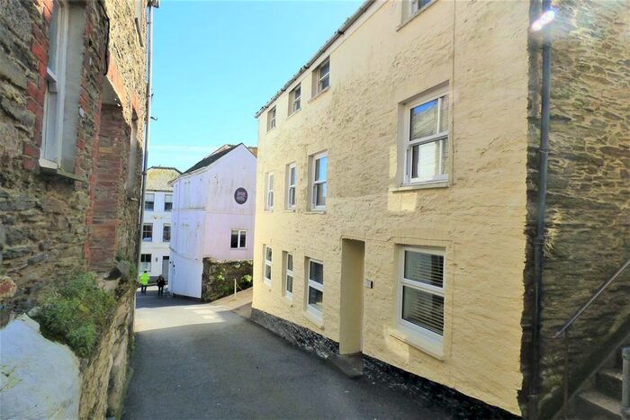 2 Bedroom Flat For Sale In Lostwithiel Street, Fowey, PL23