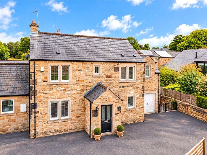 3 Bedroom Link Detached House For Sale In Sedgegarth, Thorner, Leeds, West Yorkshire, LS14