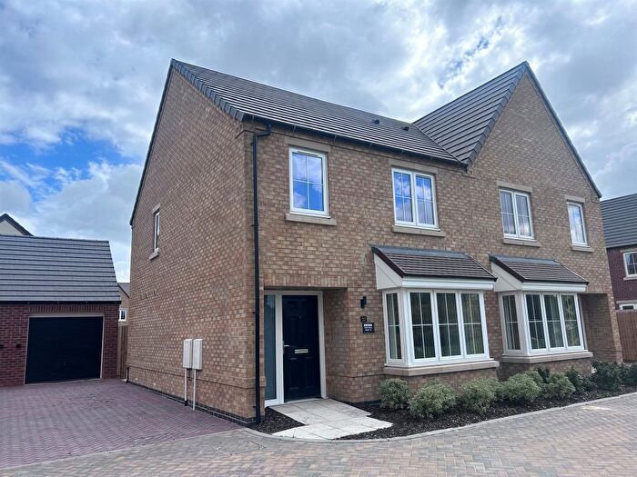 3 Bedroom Semi Detached House For Sale In Butterfly Road, Retford, DN22