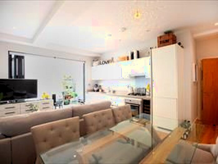 1 Bedroom Flat To Rent In Holloway Road, London, N7