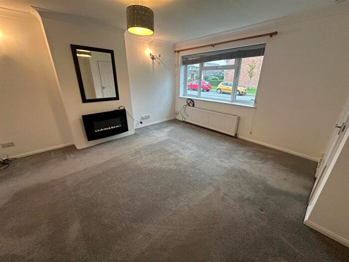 3 Bedroom Semi-Detached House To Rent In Norset Road, Fareham, PO15