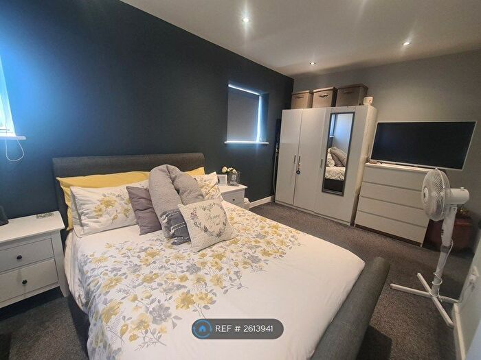 2 Bedroom Flat To Rent In Western Road, Maidstone, ME16