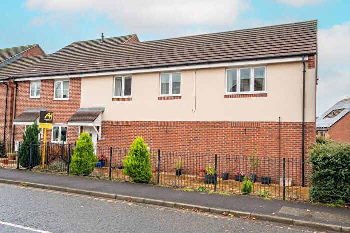 2 Bedroom Coach House For Sale In Masham Walk, Andover, SP11