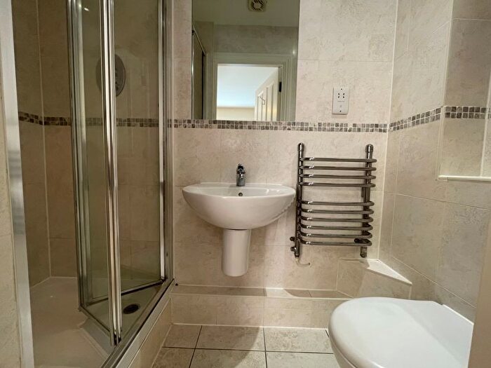 2 Bedroom Flat To Rent In Anchor Court, Poundfield Lane, Cookham, Maidenhead, SL6