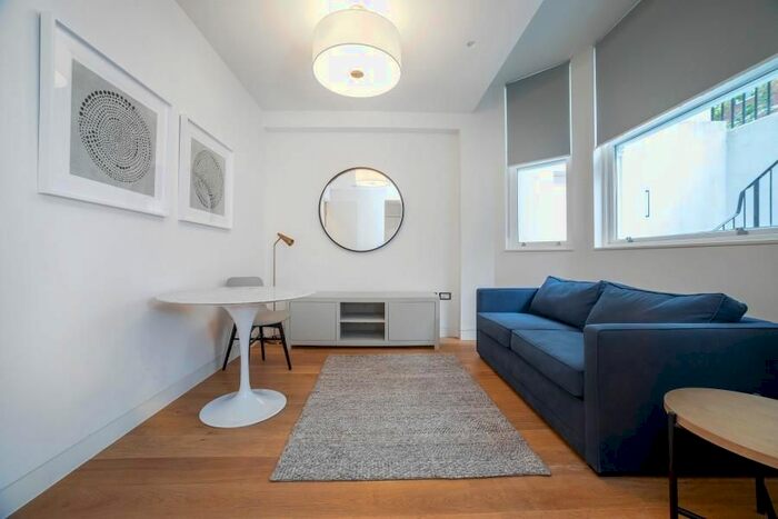 Studio To Rent In Marloes Road, Kensington, W8