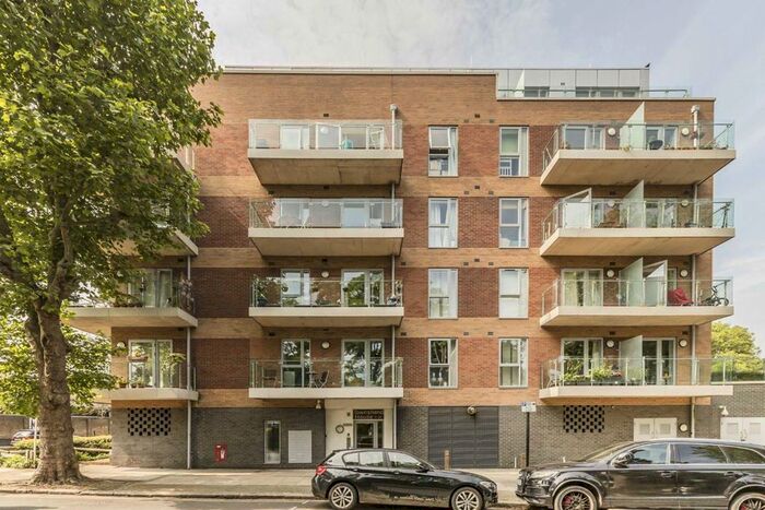 2 Bedroom Flat To Rent In Rosemont Road, London, W3