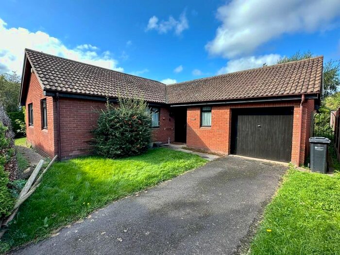 3 Bedroom Detached Bungalow For Sale In Priorsfield, Ewyas Harold, Hereford, HR2