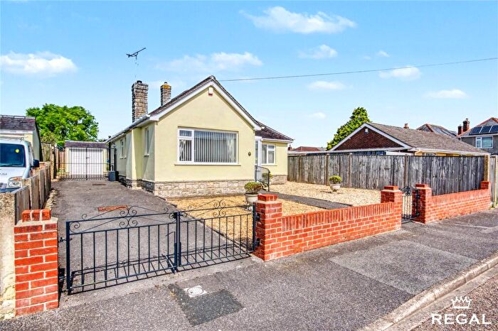 2 Bedroom Bungalow For Sale In Lavinia Close, Poole, BH12