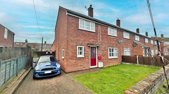 2 Bedroom End Of Terrace House For Sale In Second Avenue, Walton-on-the-Naze, CO14