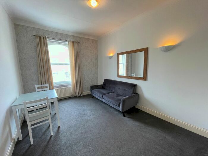 2 Bedroom Flat To Rent In Finborough Road, West Brompton, Earls Court, London, SW10