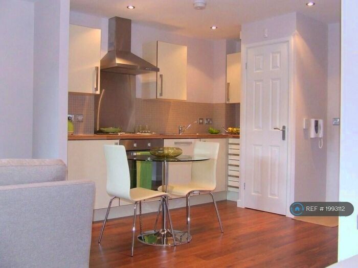 Studio To Rent In Staveley Road, Sheffield, S8