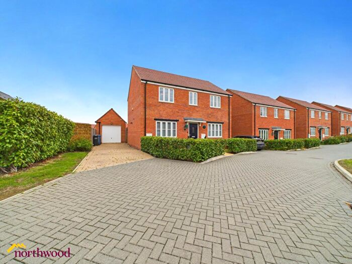 4 Bedroom Detached House To Rent In Havill Crescent, Bloxham, OX15