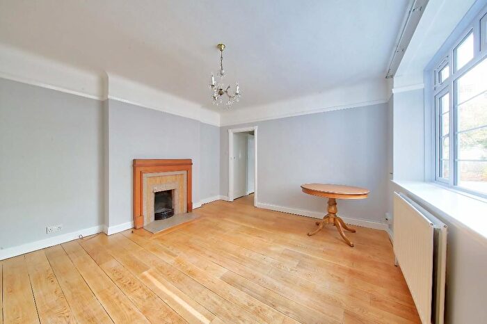1 Bedroom Flat To Rent In Wimbledon Hill Road, Wimbledon, SW19